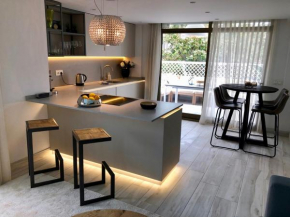Luxury apartment in La Isla, walking distance to Puerto Banus, Marbella